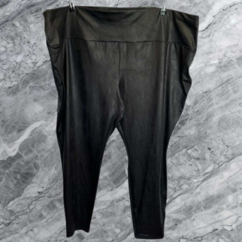EUC Terra & Sky Faux Leather Leggings Black Size 3X